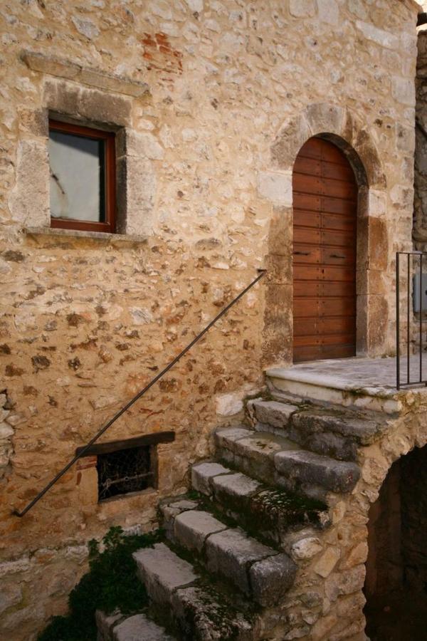 Апарт отель Il Borgo Di San Pio Fontecchio Экстерьер фото